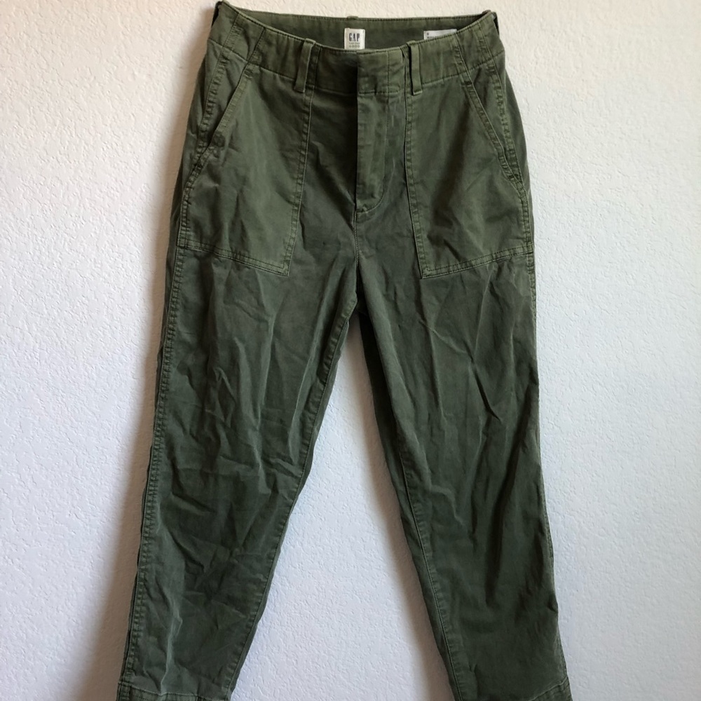GAP High rise Girlfriend Chinos size 0